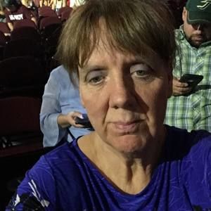 Meet your Posher, Debbie